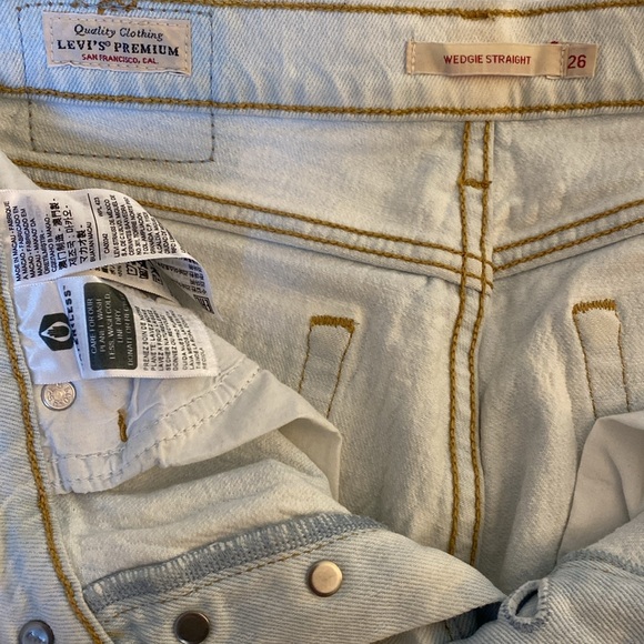 Levi’s Premium Wedgie Straight Jeans - Picture 5 of 7